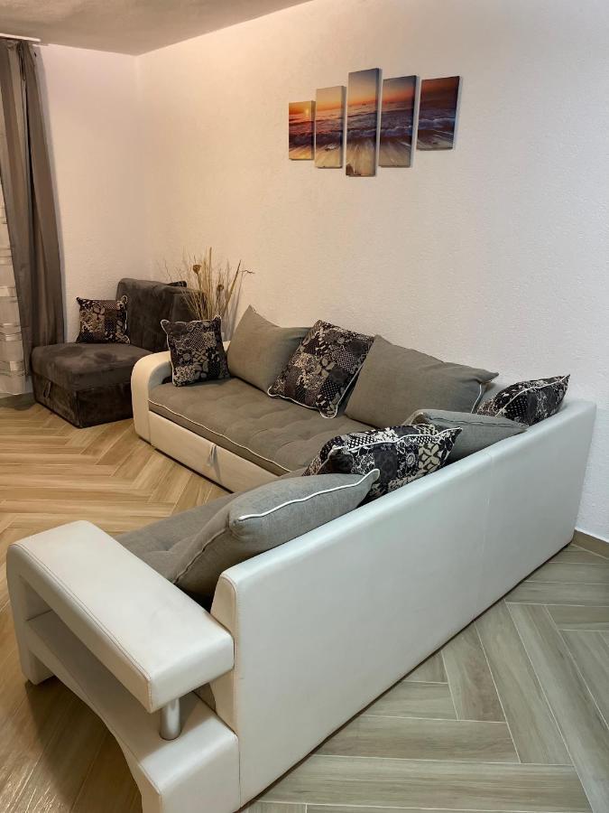 Apartmani Marojevic, بار المظهر الخارجي الصورة