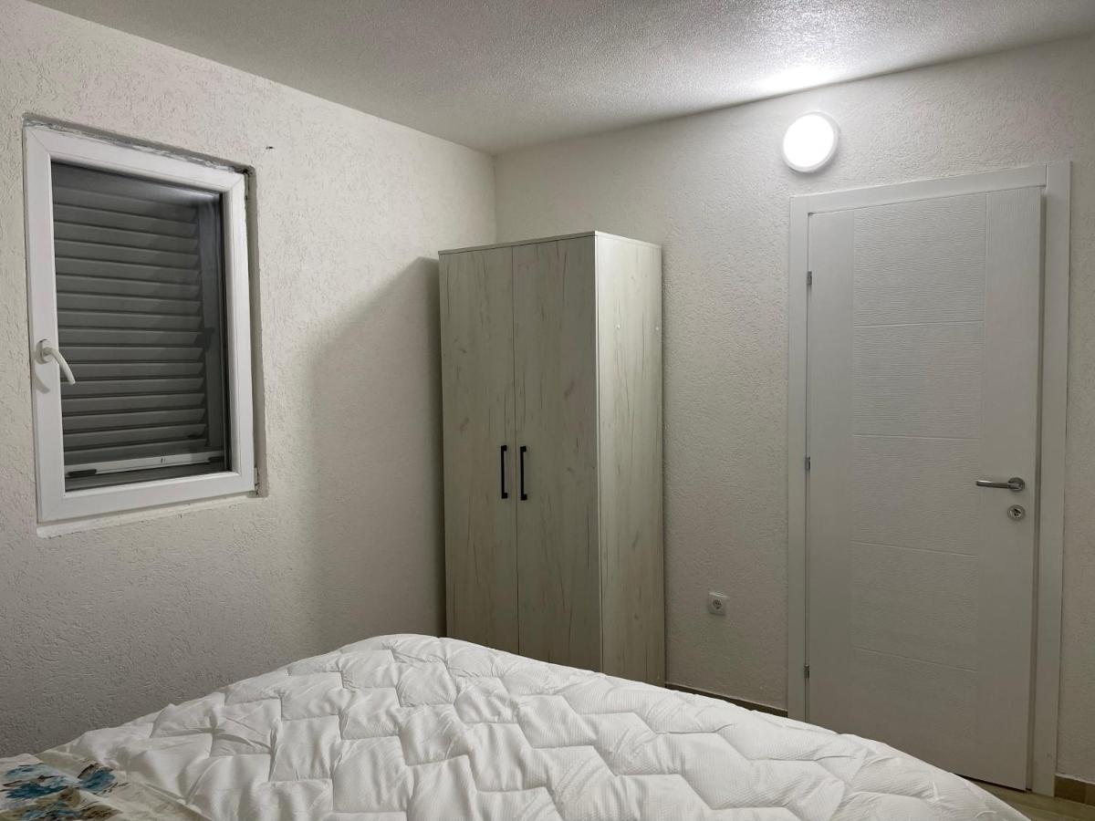 Apartmani Marojevic, بار المظهر الخارجي الصورة
