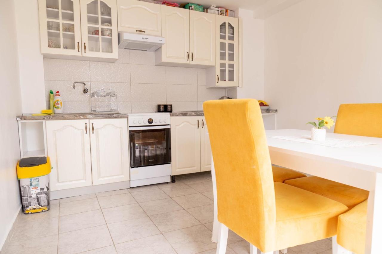 Apartmani Marojevic, بار المظهر الخارجي الصورة